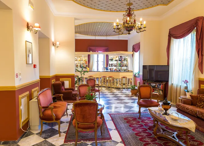 哈乐帕酒店 干尼亞