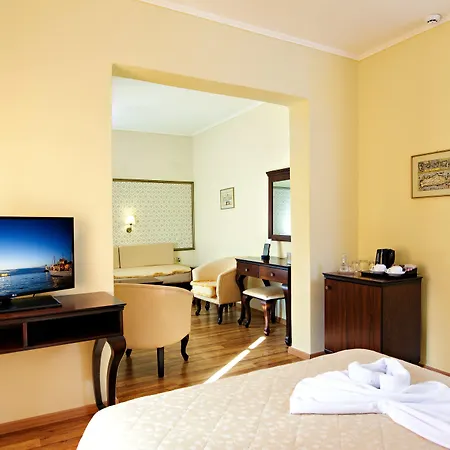 Halepa Hotel 4*